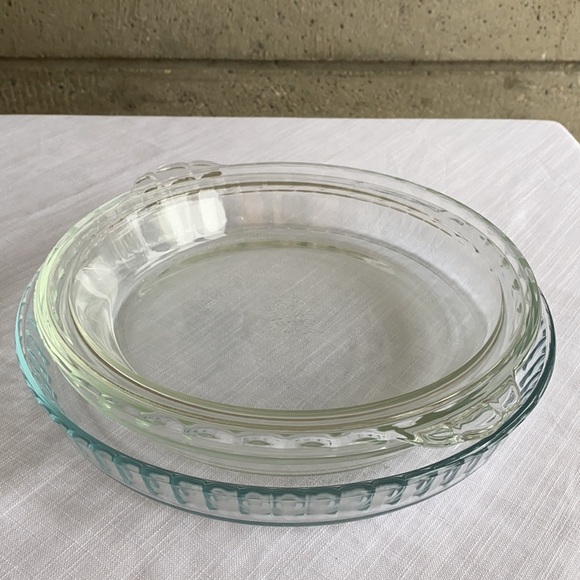 Pyrex Pie Dishes Assorted Styles Bundle of 3 - Picture 12 of 12